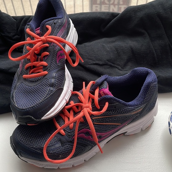 Saucony women’s cohesion 9 gym shoes - Picture 3 of 7